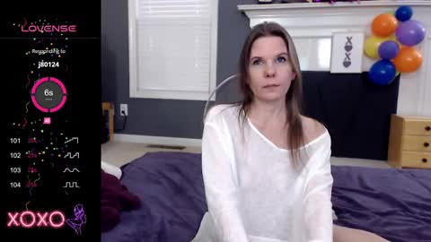 Snapshot of tinyvixxen chatting on 10, 3, 2025 V - Read the bio please thanks. online show from 10, 3, 2025