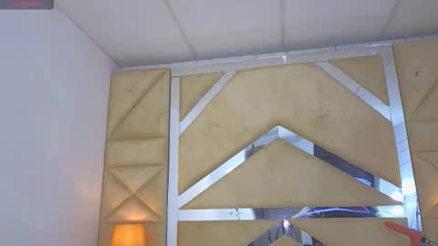 Tiphani Walker online show from 18, 11, 2025