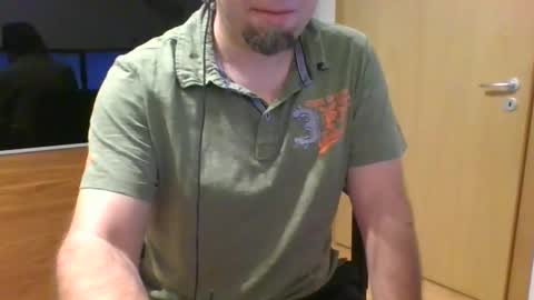 Snapshot of tirolerboy27 chatting on 4, 12, 2024 Tirolerboy27 online show from 4, 12, 2024