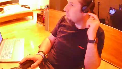 Snapshot of tirolerboy27 chatting on 23, 10, 2025 Tirolerboy27 online show from 23, 10, 2025