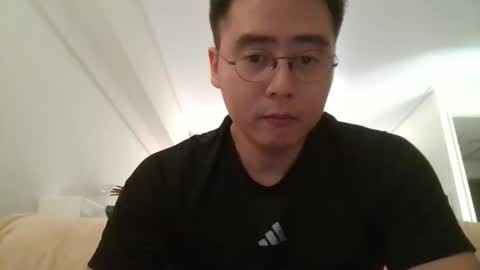 Snapshot of tmhry chatting on 18, 10, 2025 Tom online show from 18, 10, 2025