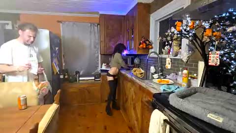 tnt_tinyntroubble online show from 4, 7, 2026