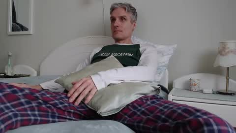 Daniel Bisexual uncut 20cm online show from 2, 3, 2025