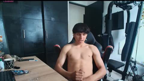 Snapshot of tokio2005 chatting on 17, 12, 2025 tokio2005 online show from 17, 12, 2025