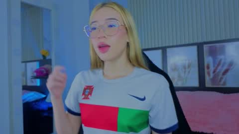 Snapshot of tokyoluu chatting on 23, 9, 2025 tokyoluu online show from 23, 9, 2025