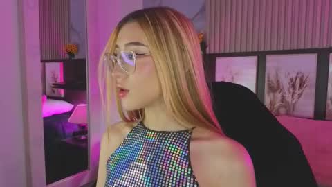 Snapshot of tokyoluu chatting on 5, 11, 2025 tokyoluu online show from 5, 11, 2025