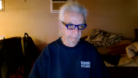 Snapshot of tom112292014 chatting on 2, 1, 2025 tom112292014 online show from 2, 1, 2025