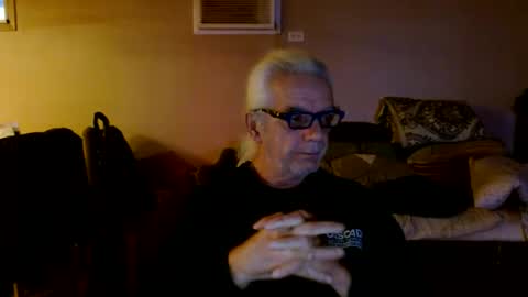 Snapshot of tom112292014 chatting on 4, 1, 2025 tom112292014 online show from 4, 1, 2025