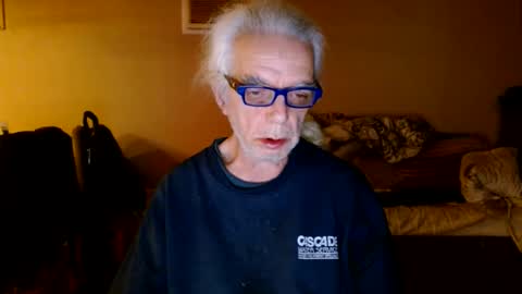 Snapshot of tom112292014 chatting on 5, 1, 2025 tom112292014 online show from 5, 1, 2025