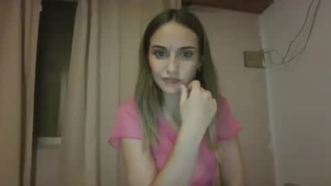 Snapshot of tom316972 chatting on 1, 3, 2026 Flor online show from 1, 3, 2026