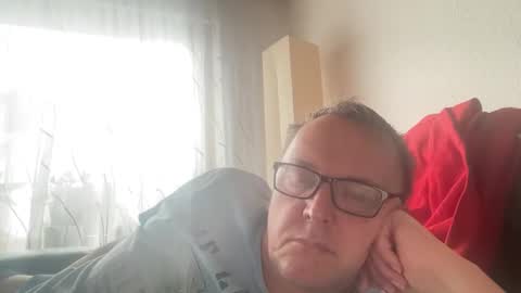 Snapshot of tom6644 chatting on 16, 2, 2025 Tom online show from 16, 2, 2025