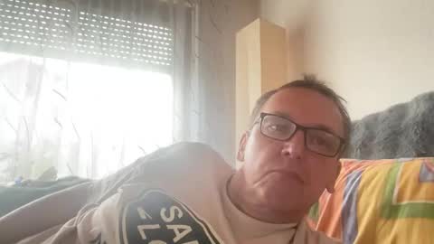 Snapshot of tom6644 chatting on 18, 10, 2025 Tom online show from 18, 10, 2025