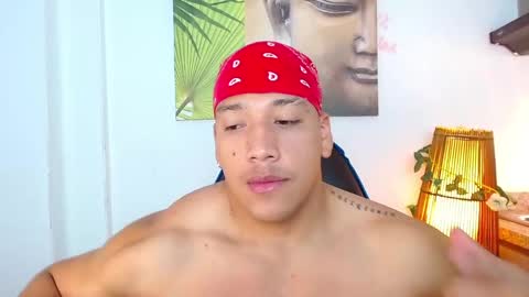 Tom muscle1 online show from 17, 12, 2024