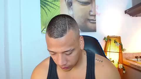 Tom muscle1 online show from 30, 12, 2024