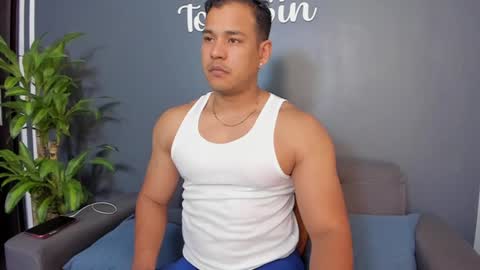 Tom Sin online show from 14, 12, 2024