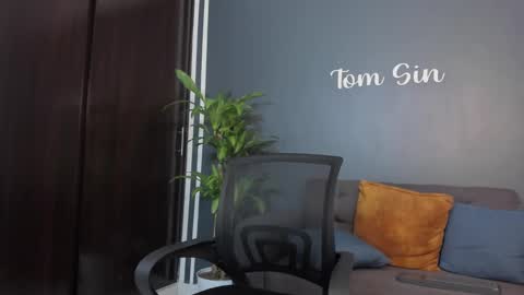 Tom Sin online show from 31, 12, 2024