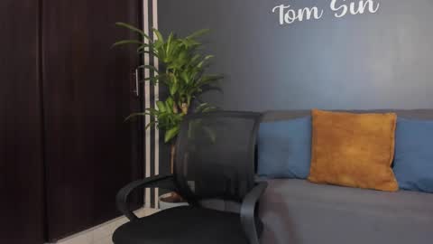 Tom Sin online show from 13, 2, 2025