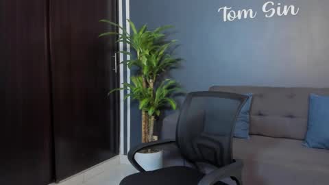 Tom Sin online show from 3, 3, 2025