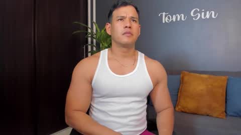 Tom Sin online show from 7, 3, 2025