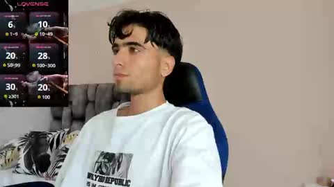 Snapshot of tom_walton chatting on 26, 10, 2025 tom online show from 26, 10, 2025