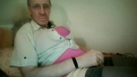 Snapshot of tomislav321 chatting on 18, 4, 2026 tomislav321 online show from 18, 4, 2026