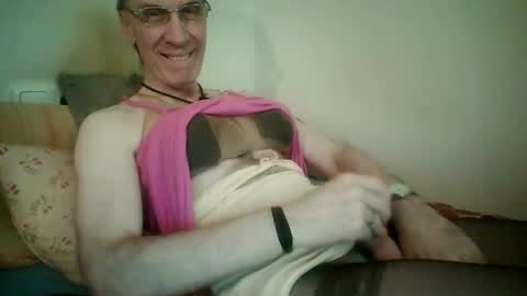 Snapshot of tomislav321 chatting on 26, 4, 2026 tomislav321 online show from 26, 4, 2026