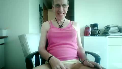 Snapshot of tomislav321 chatting on 6, 5, 2026 tomislav321 online show from 6, 5, 2026