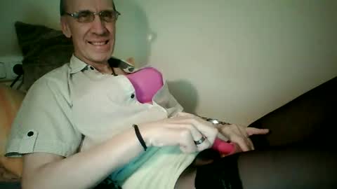Snapshot of tomislav321 chatting on 16, 5, 2026 tomislav321 online show from 16, 5, 2026