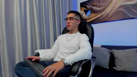 Tomas online show from 2, 4, 2026