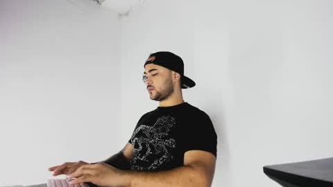 tommy_sccott online show from 2, 11, 2025