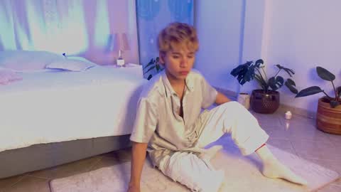 Tommy Foxboy online show from 30, 12, 2024