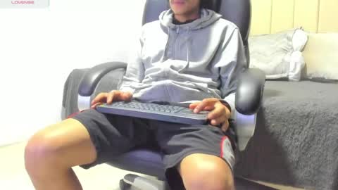 Snapshot of tommyhot7 chatting on 23, 7, 2026 tommyhot7 online show from 23, 7, 2026