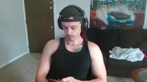 Snapshot of tommystrokes_ chatting on 19, 4, 2026 Tommy Strokes online show from 19, 4, 2026