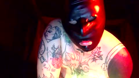 Snapshot of tommytsxxx chatting on 10, 9, 2025 BOYPUSSYFTM online show from 10, 9, 2025