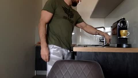 Snapshot of tommyx01 chatting on 18, 12, 2024 Thomas Fit online show from 18, 12, 2024