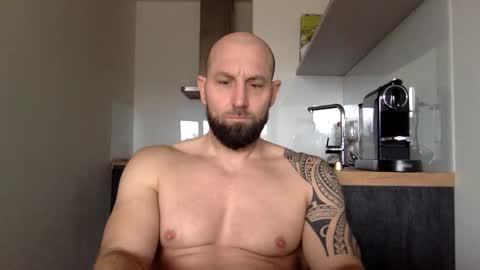 Snapshot of tommyx01 chatting on 22, 12, 2024 Thomas Fit online show from 22, 12, 2024