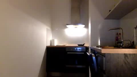 Snapshot of tommyx01 chatting on 4, 3, 2025 Thomas Fit online show from 4, 3, 2025