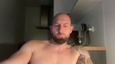 Snapshot of tommyx01 chatting on 19, 9, 2025 Thomas Fit online show from 19, 9, 2025