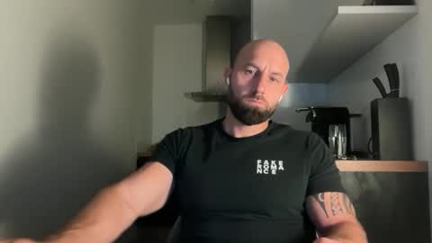 Snapshot of tommyx01 chatting on 24, 9, 2025 Thomas Fit online show from 24, 9, 2025