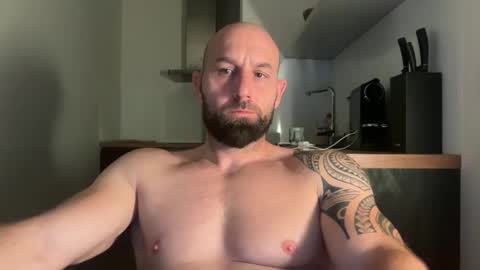 Snapshot of tommyx01 chatting on 29, 9, 2025 Thomas Fit online show from 29, 9, 2025