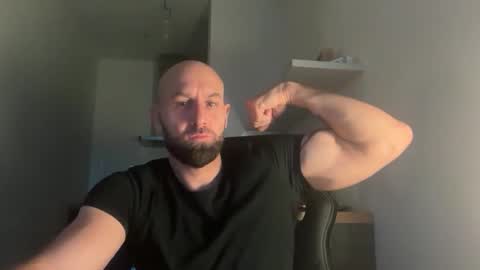 Snapshot of tommyx01 chatting on 7, 10, 2025 Thomas Fit online show from 7, 10, 2025