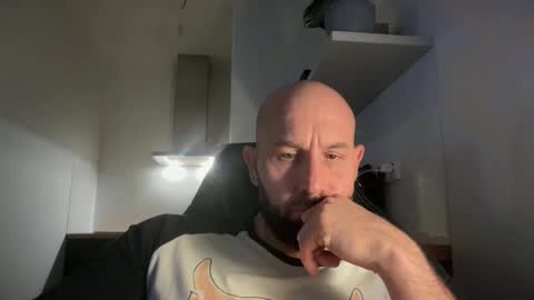 Snapshot of tommyx01 chatting on 8, 10, 2025 Thomas Fit online show from 8, 10, 2025