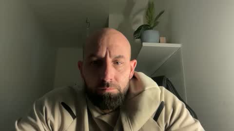 Snapshot of tommyx01 chatting on 12, 10, 2025 Thomas Fit online show from 12, 10, 2025