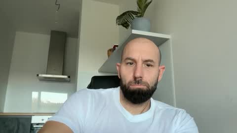 Snapshot of tommyx01 chatting on 13, 10, 2025 Thomas Fit online show from 13, 10, 2025