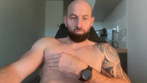 Snapshot of tommyx01 chatting on 14, 10, 2025 Thomas Fit online show from 14, 10, 2025