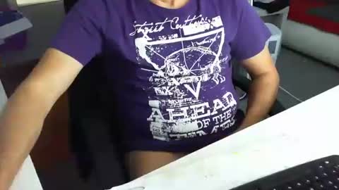 Snapshot of tomtom02029 chatting on 8, 11, 2025 Tom online show from 8, 11, 2025