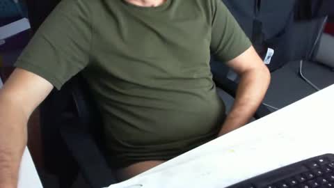 Snapshot of tomtom02029 chatting on 10, 11, 2025 Tom online show from 10, 11, 2025