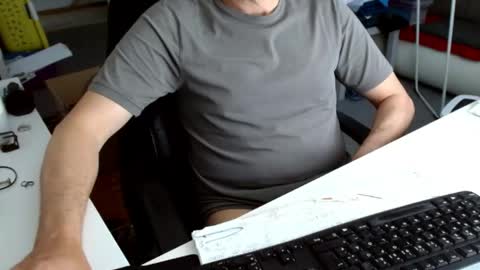 Tom online show from 25, 4, 2026