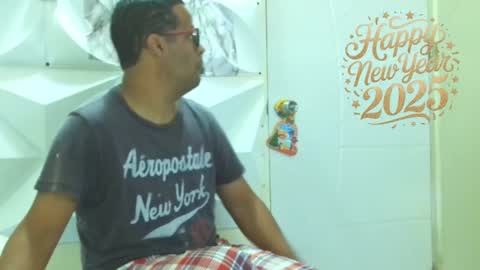 Snapshot of toni2814 chatting on 1, 1, 2025 Antonio online show from 1, 1, 2025