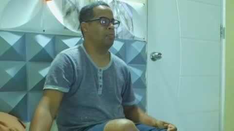 Snapshot of toni2814 chatting on 12, 10, 2025 Antonio online show from 12, 10, 2025